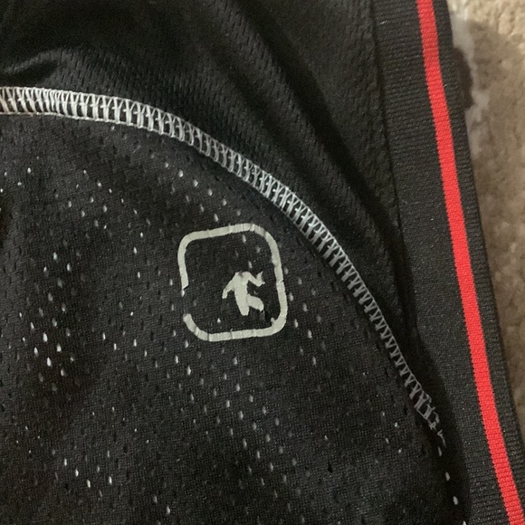 Sleeveless and1 black and white shirt / medium - Picture 2 of 5